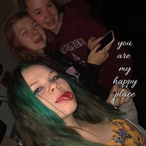 Meet your Posher, Chloe